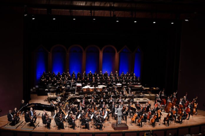 Oficinas, espetáculos no Teatro Guaíra e nova exposição marcam a agenda cultural