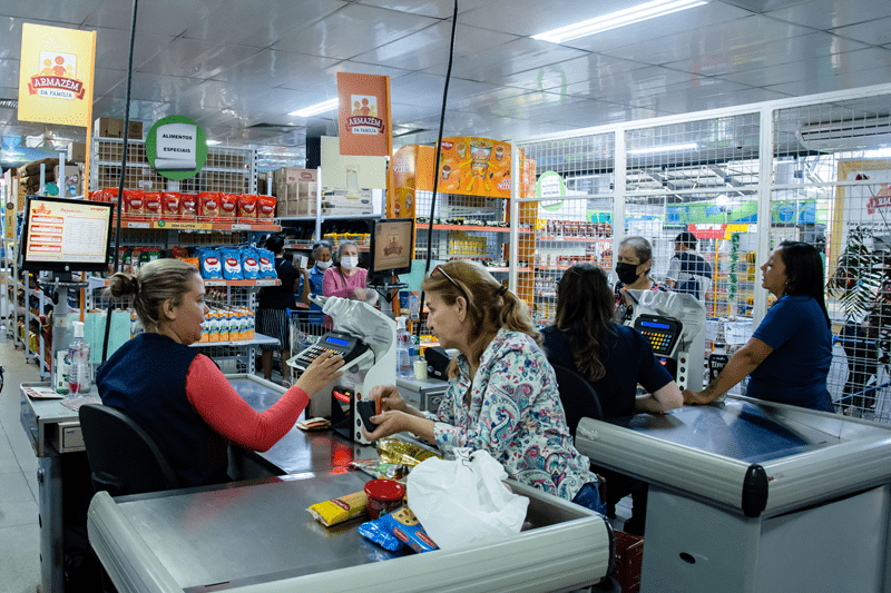 Pela primeira vez, Armazéns da Família de Curitiba oferecem produtos de higiene na Semana da Economia