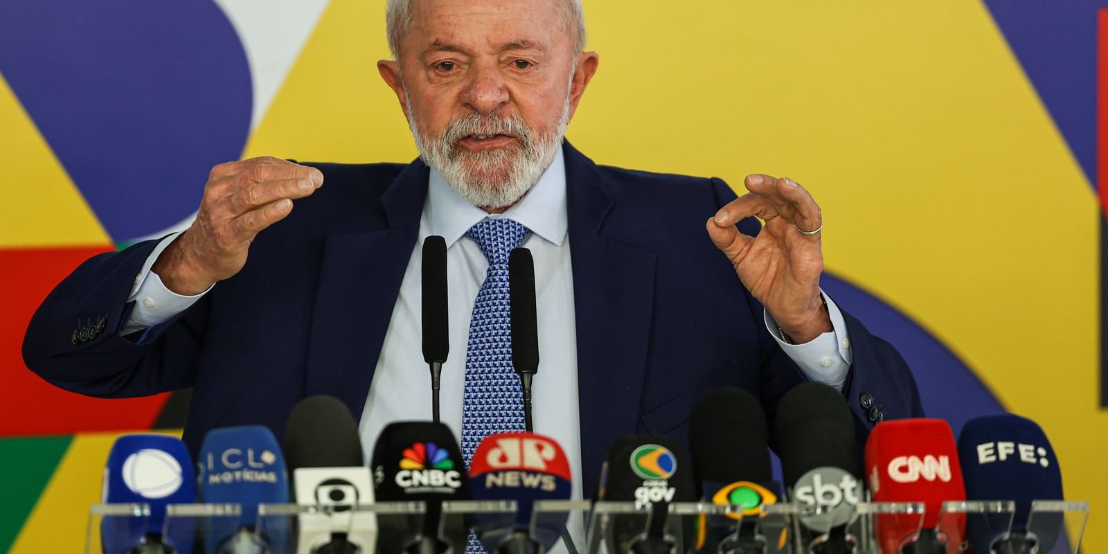 Queda nas pesquisas será revertida com as entregas, diz Lula