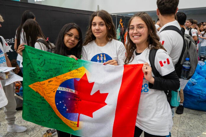 Passaporte carimbado: mais alunos do Ganhando o Mundo embarcam para o Canadá